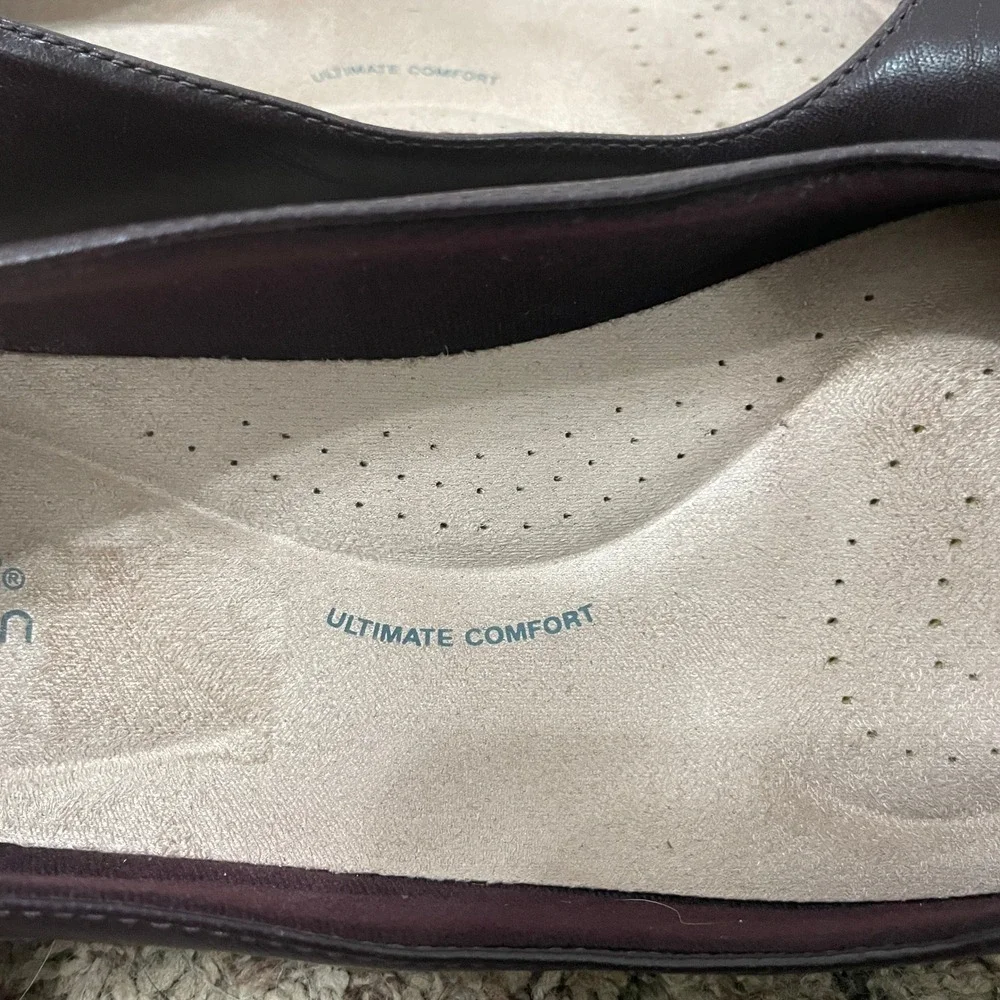 Clarks Collection Burgundy Leather Pointed Toe‎ Flats Ultimate Comfort Shoes 8.5